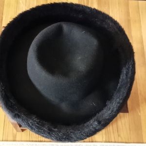 Black wool medium brim hat